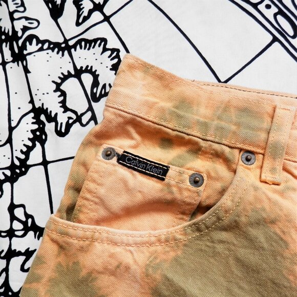 Calvin Klein || 90s Tie-Dye Denim Cut-Off High Waist Shorts - Picture 2 of 9